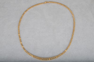 Lot 55 - A 9CT GOLD CHOKER NECKLET, 11.7g