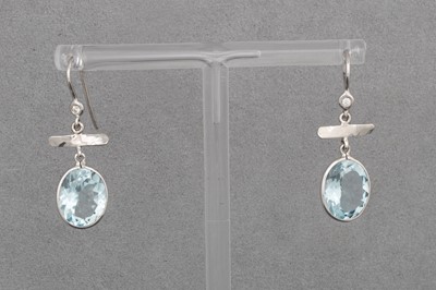 Lot 170 - A PAIR OF AQUAMARINE AND DIAMOND DROP EARRINGS,...