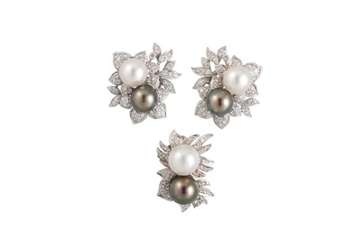 Lot 434 - A SUITE OF PEARL AND DIAMOND EARRINGS AND...