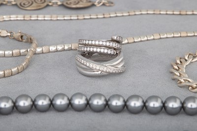 Lot 277 - A COLLECTION OF SILVER JEWELLERY, to include a...