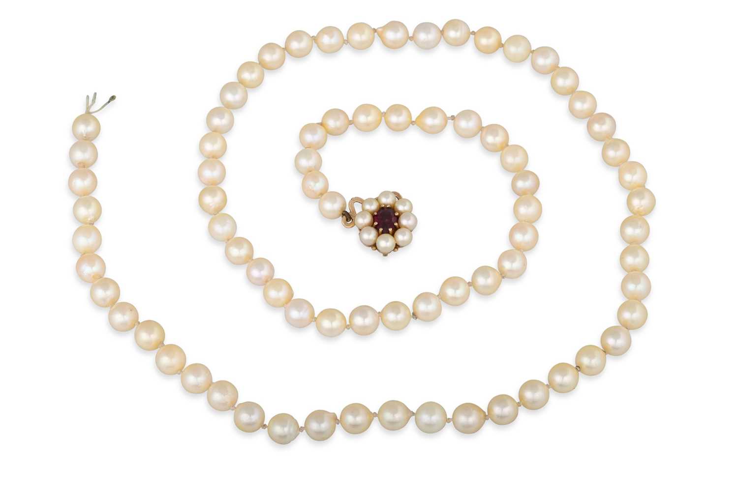 Lot 1 - A CULTURED PEARL NECKLACE, to a gold, pearl...