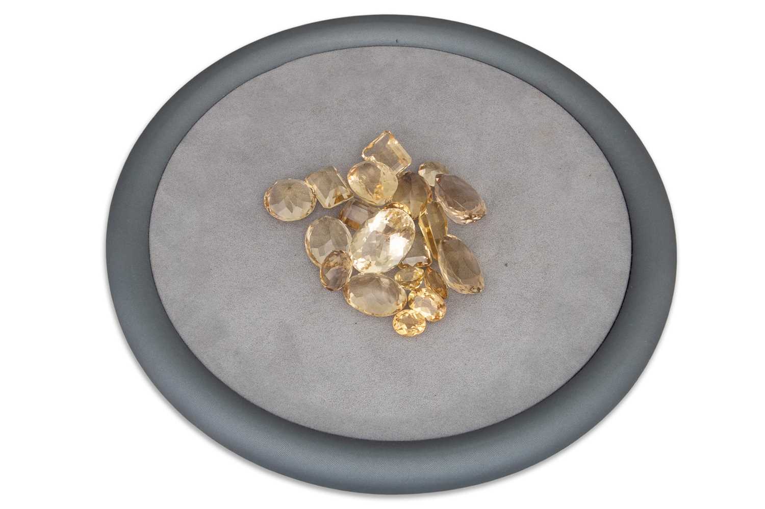 Lot 12 - A COLLECTION OF UNMOUNTED FACETED CITRINE...