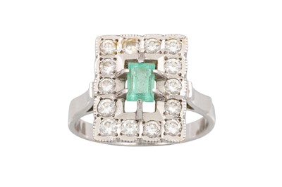 Lot 337 - A VINTAGE STYLE EMERALD AND DIAMOND CLUSTER...