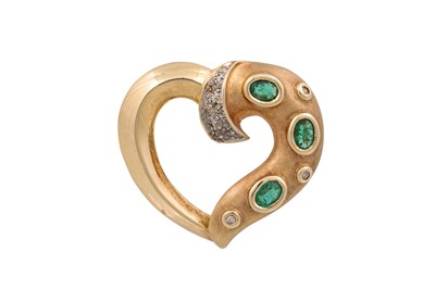 Lot 346 - AN EMERALD AND DIAMOND SET HEART SHAPED...