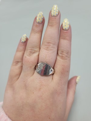 Lot 170 - A VINTAGE SILVER SIGNET RING, Birmingham 1975,...