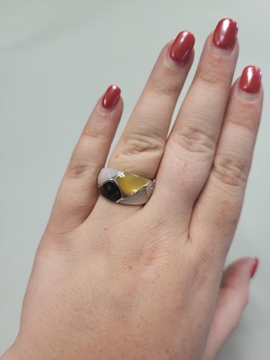 Lot 60 - A MOTHER OF PEARL AND DIAMOND RING, mounted in...