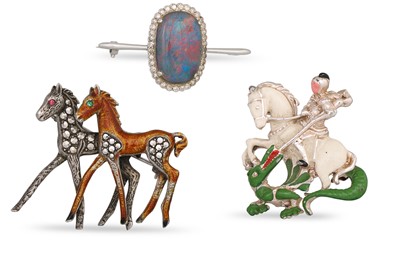 Lot 3 - A VINTAGE DIAMOND AND OPAL DOUBLET BROOCH,...