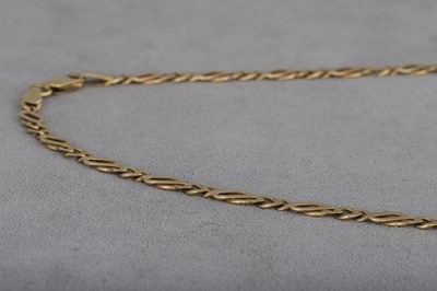 Lot 5 - A QUANTITY OF 9CT YELLOW GOLD ITEMS, to...