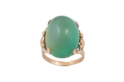 Lot 112 - A CHRYSOPRASE RING, the large cabochon stone...