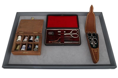 Lot 504 - AN ANTIQUE ÉTUI CASE, with contents of 8...