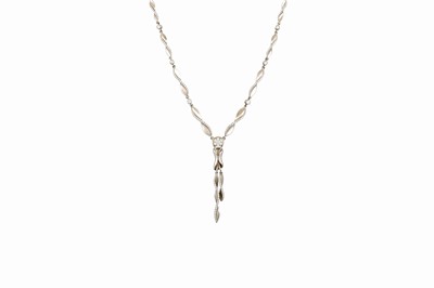 Lot 118 - A DIAMOND SET NECKLACE, the central cluster to...