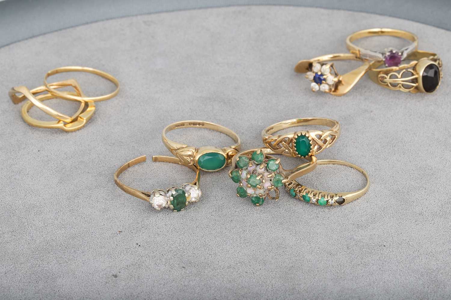 Lot 38 - A COLLECTION OF ELEVEN 9CT YELLOW GOLD STONE...