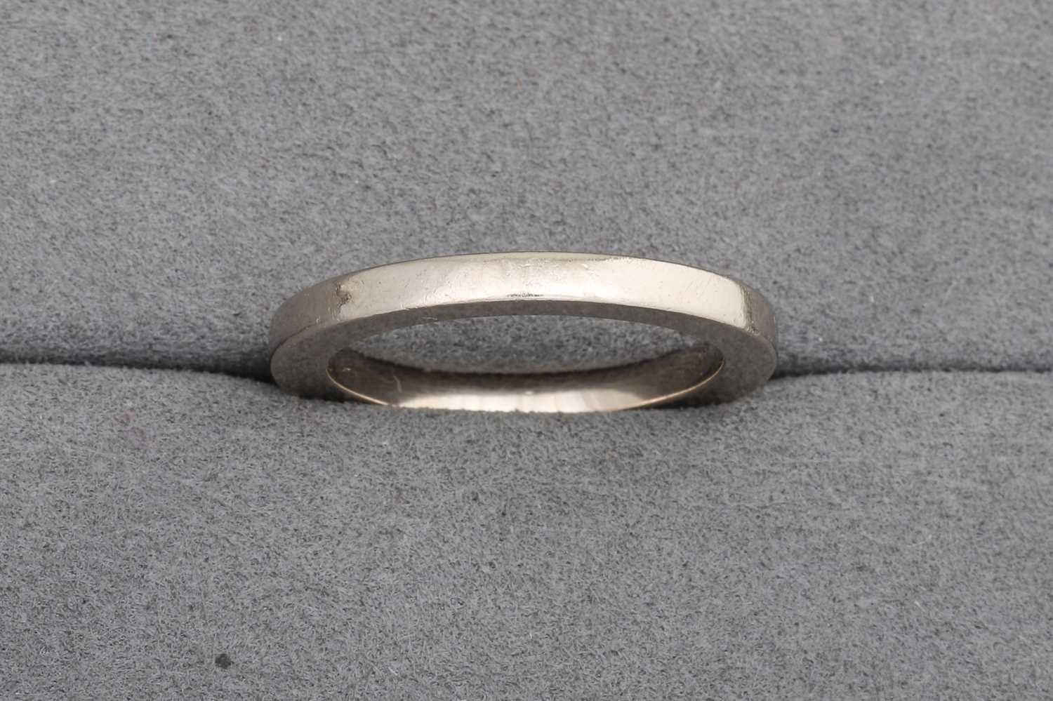 Lot 10 - AN 18CT WHITE GOLD BAND RING, size L