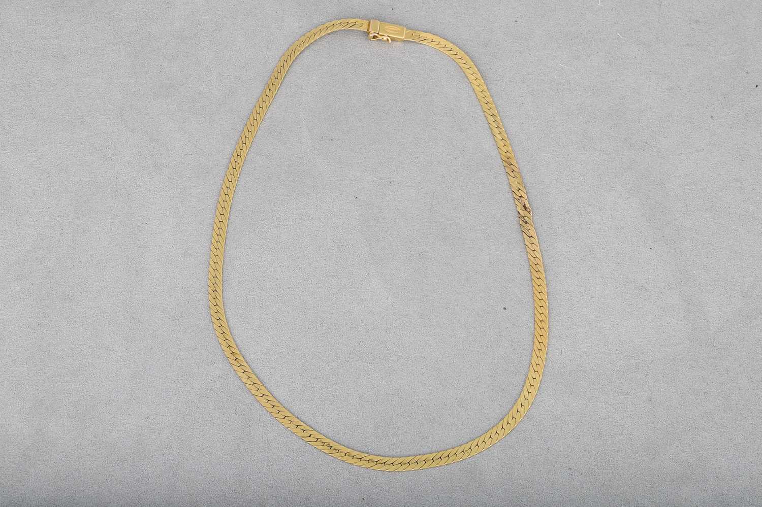 Lot 3 - A 9CT GOLD FLAT SNAKE LINK NECKLACE, 11.8 g