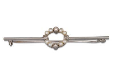 Lot 259 - AN EARLY 20TH CENTURY DIAMOND AND PEARL BAR...