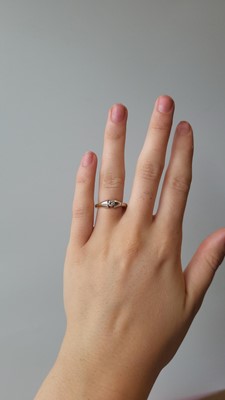 Lot 45 - A DIAMOND SOLITAIRE RING, the round brilliant...