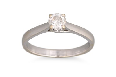 Lot 8 - A DIAMOND SOLITAIRE RING, mounted in 18ct...