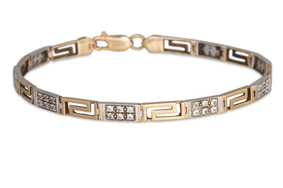 Lot 4 - A 9CT YELLOW GOLD CUBIC ZIRCONIA SET PANEL...