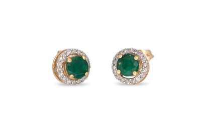 Lot 122 - A PAIR OF EMERALD AND DIAMOND CLUSTER EARRINGS,...