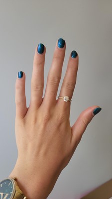 Lot 246 - A DIAMOND SOLITAIRE RING, the round brilliant...