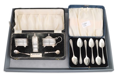 Lot 200 - A BOXED SET OF SILVER TEASPOONS, Sheffield...
