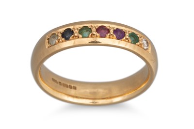 Lot 376 - AN 18CT YELLOW GOLD RING, set with diamond,...