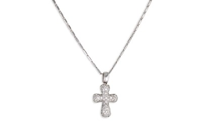 Lot 277 - A DIAMOND SET CROSS, the pavé set diamonds...