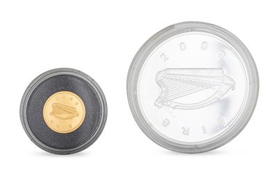 Lot 465 - A 2008 DOUBLE SILVER AND GOLD IRISH COIN SET,...