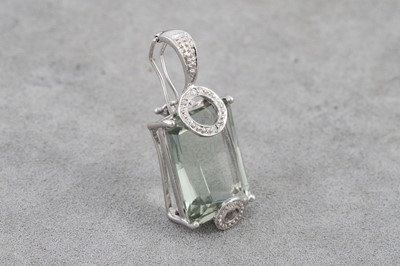Lot 147 - A GREEN QUARTZ AND DIAMOND PENDANT, mounted in...