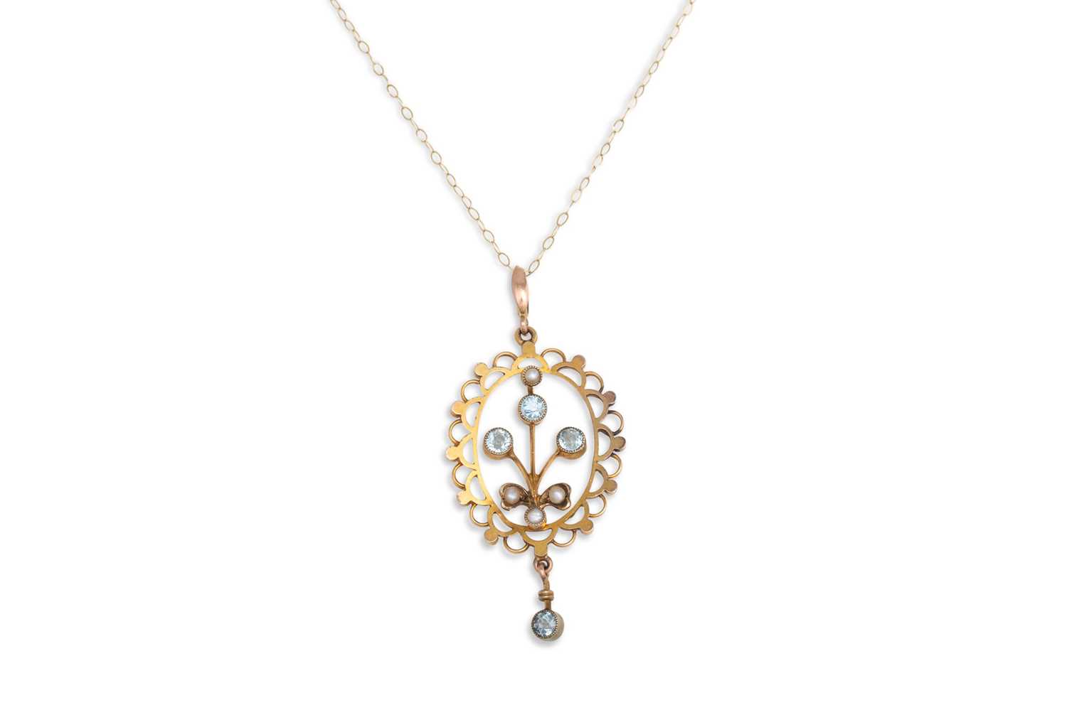 Lot 84 - AN EARLY TWENTIETH CENTURY SEED PEARL AND...