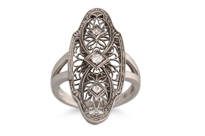 Lot 283 - AN ART DECO STYLE DIAMOND PLAQUE RING,...