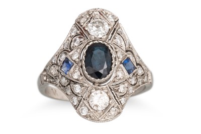 Lot 287 - AN ART DECO DIAMOND AND SAPPHIRE CLUSTER RING,...