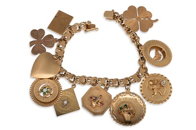 Lot 153 - A VINTAGE 14CT DOUBLE LINKED GOLD BRACELET,...