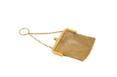 Lot 470 - A 9CT GOLD CHAIN MAIL SOVEREIGN PURSE, on a...