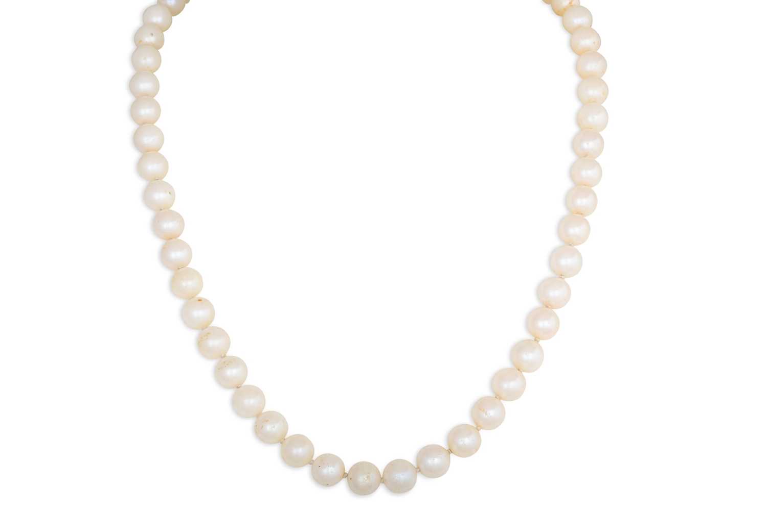 Lot 58 - A CULTURED PEARL NECKLACE, with a 9ct gold...