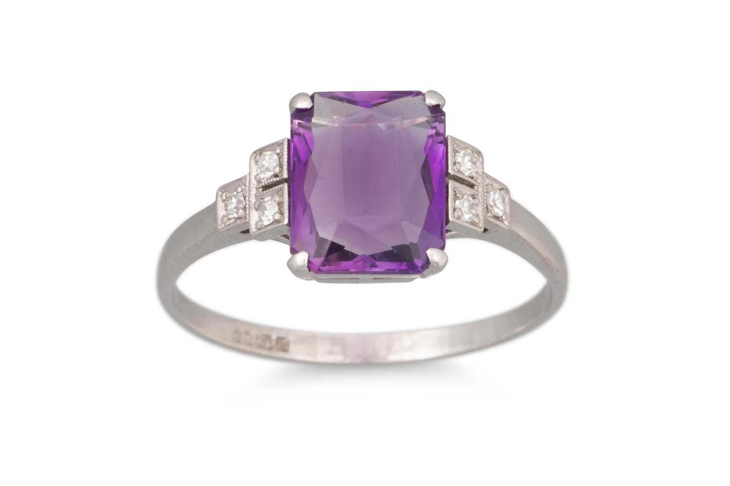 Lot 68 - A DIAMOND AND AMETHYST RING, the rectangular...