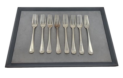 Lot 452 - A SET OF EIGHT GEORGIAN ENGLISH SILVER FIDDLE...