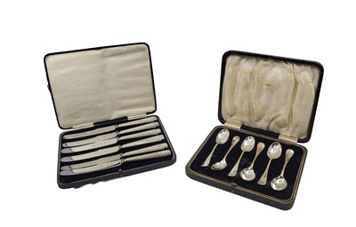 Lot 466 - A CASED SET OF TWELVE SILVER TEA SPOONS &...
