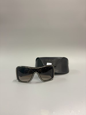 Lot 347 - A PAIR OF LADY'S CHANEL BLACK SUN GLASSES,...