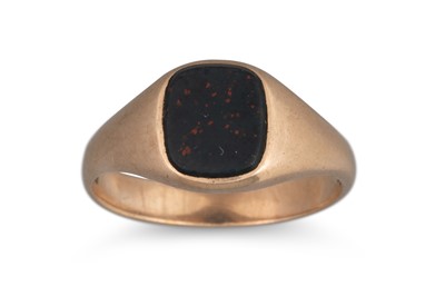 Lot 135 - A 9CT YELLOW GOLD SIGNET RING, set with a...