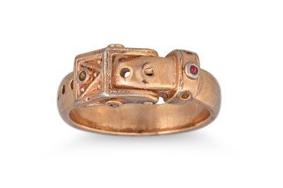 Lot 148 - A VINTAGE 9CT GOLD RING, in the form of a...