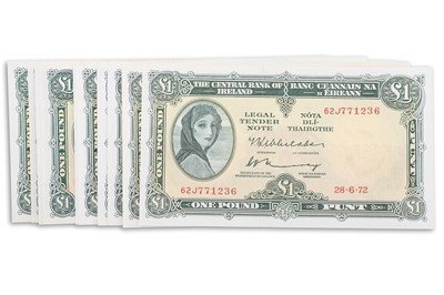Lot 450 - 11 LADY LAVERY IRISH £1 BANKNOTES: runs 1963 x...