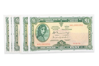 Lot 456 - 10 LADY LAVERY IRISH £1 BANKNOTES: runs 1972 x...