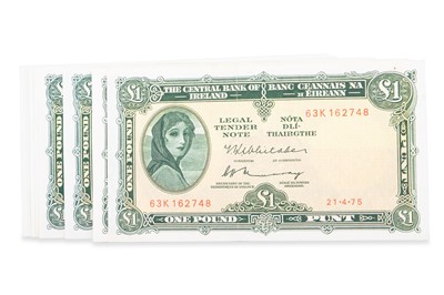 Lot 458 - 15 LADY LAVERY IRISH £1 BANKNOTES: Not in...