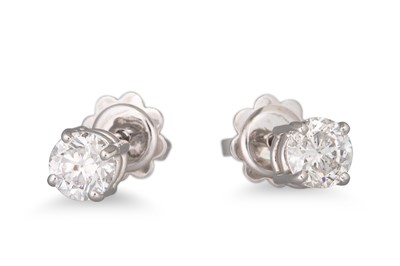 Lot 313 - A PAIR OF DIAMOND STUD EARRINGS, the brilliant...