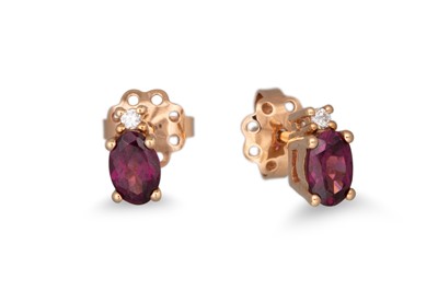 Lot 354 - A PAIR OF DIAMOND AND TOURMALINE STUD EARRINGS,...
