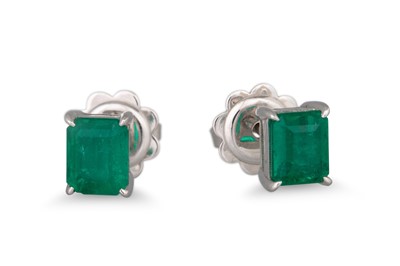 Lot 176 - A PAIR OF EMERALD STUD EARRINGS, the...