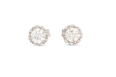 Lot 408 - A PAIR OF DIAMOND STUD EARRINGS, the brilliant...