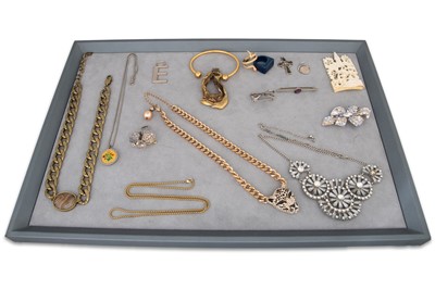Lot 94 - A COLLECTION OF ANTIQUE AND VINTAGE COSTUME...