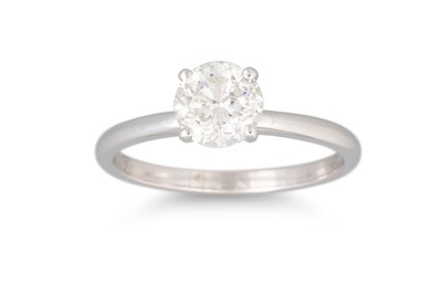 Lot 274 - A DIAMOND SOLITAIRE RING, the brilliant cut...